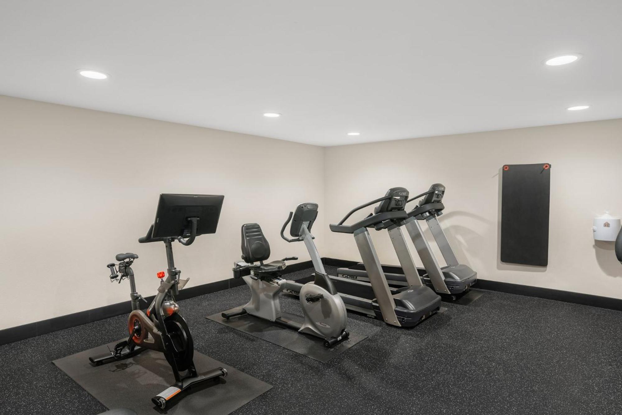 Holiday Inn Express & Suites Hayward By Ihg Buitenkant foto
