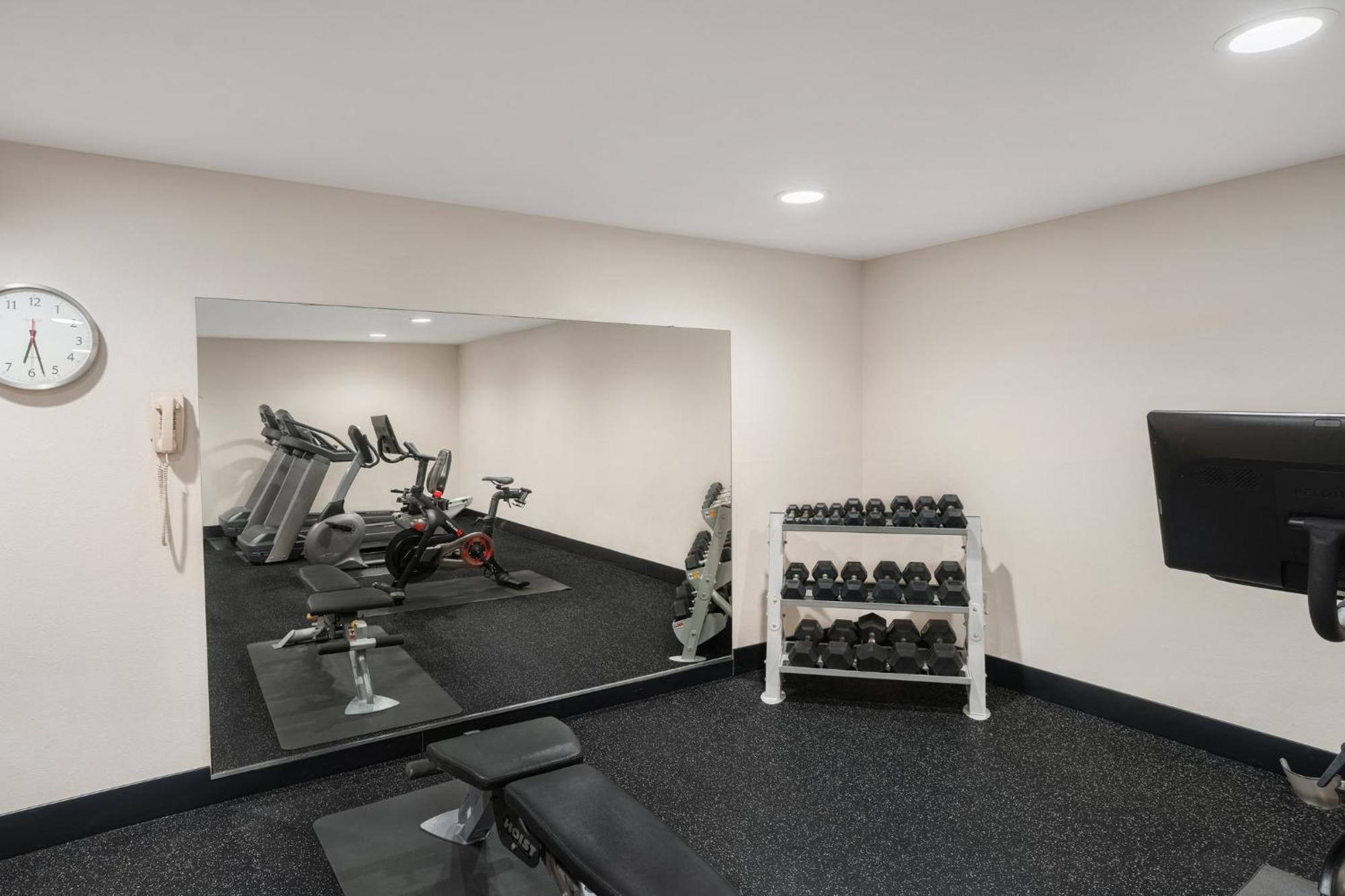 Holiday Inn Express & Suites Hayward By Ihg Buitenkant foto