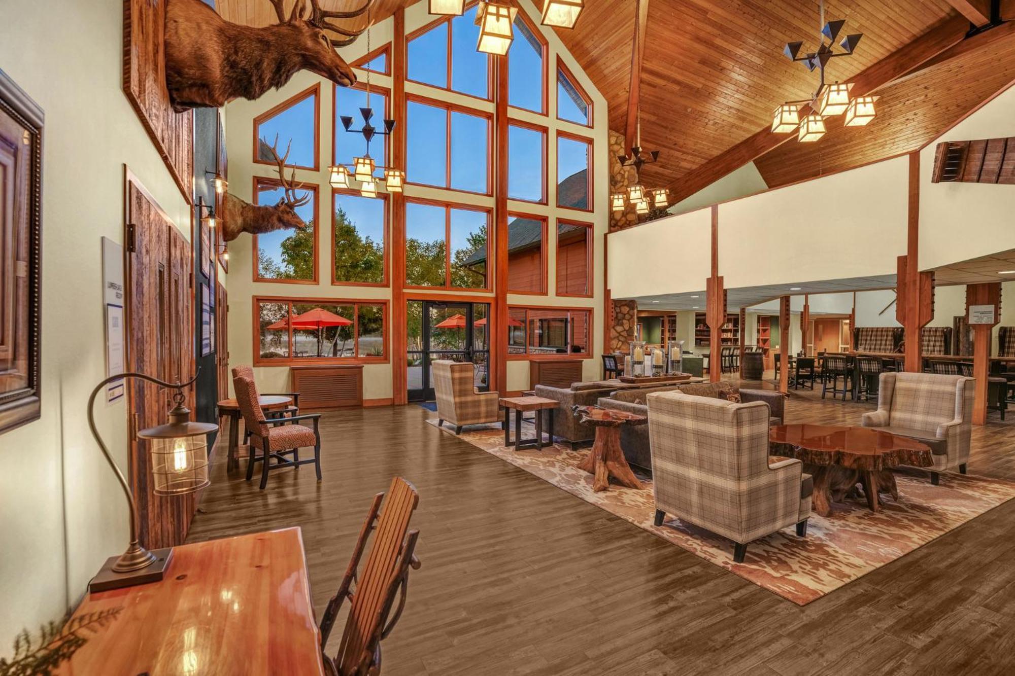Holiday Inn Express & Suites Hayward By Ihg Buitenkant foto