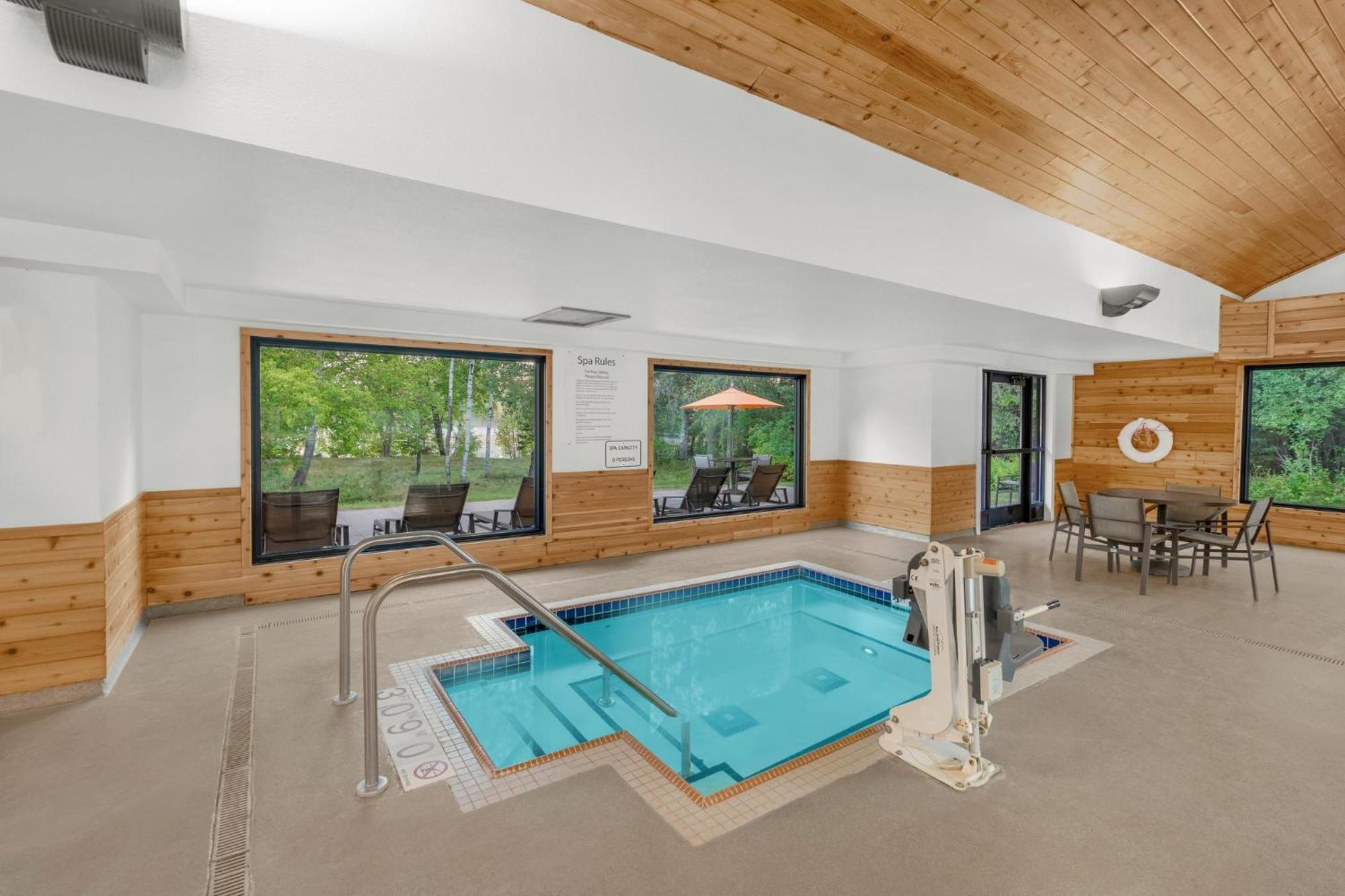 Holiday Inn Express & Suites Hayward By Ihg Buitenkant foto