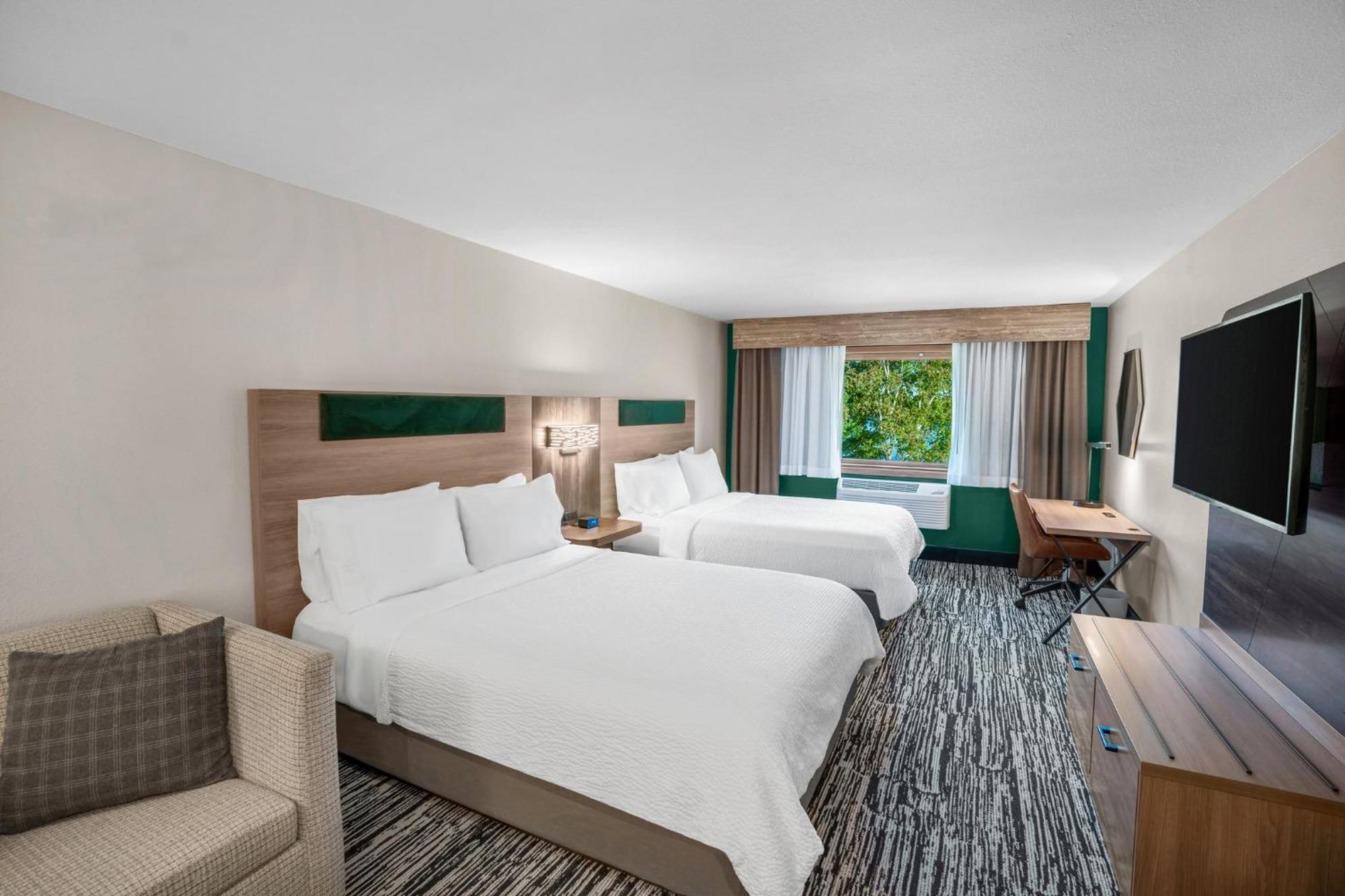 Holiday Inn Express & Suites Hayward By Ihg Buitenkant foto
